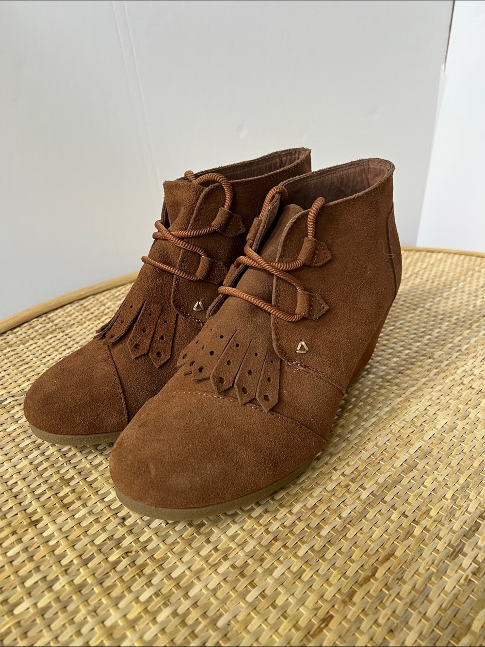 Toms Desert Kiltie Wedge Suede Boots Brown Fringe Caramel Brown Boho Chic 9